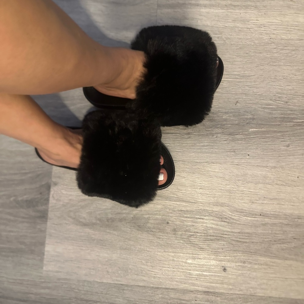 Chic Black Furry Slides